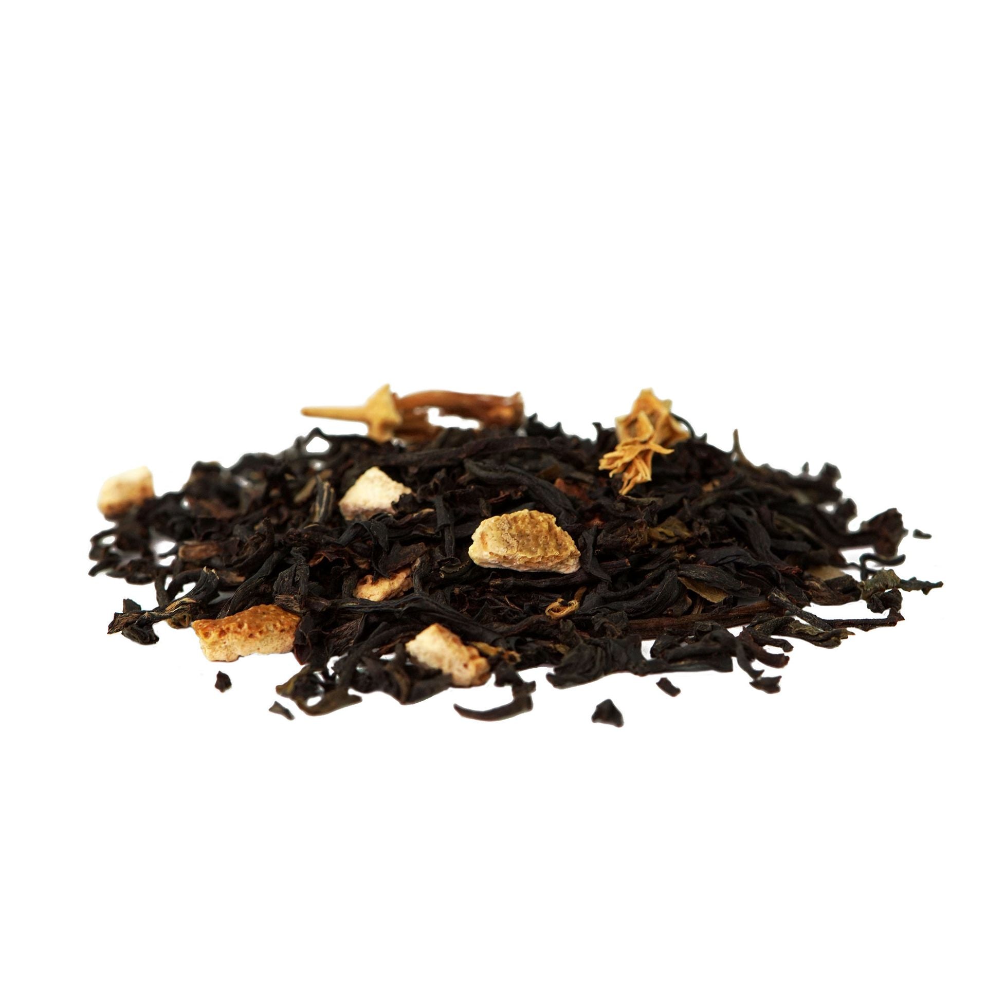 Appelsiinin kukinta luomu musta tee maustettu. Sivukuvassa Appelsiinin kukinta luomu mustan teen Golden Yunnan ja Ceylon teelehtiä sekä China Jasmin vihreän teen lehtiä ja mm. appelsiinin terälehtiä sekä appelsiinin kuoria.