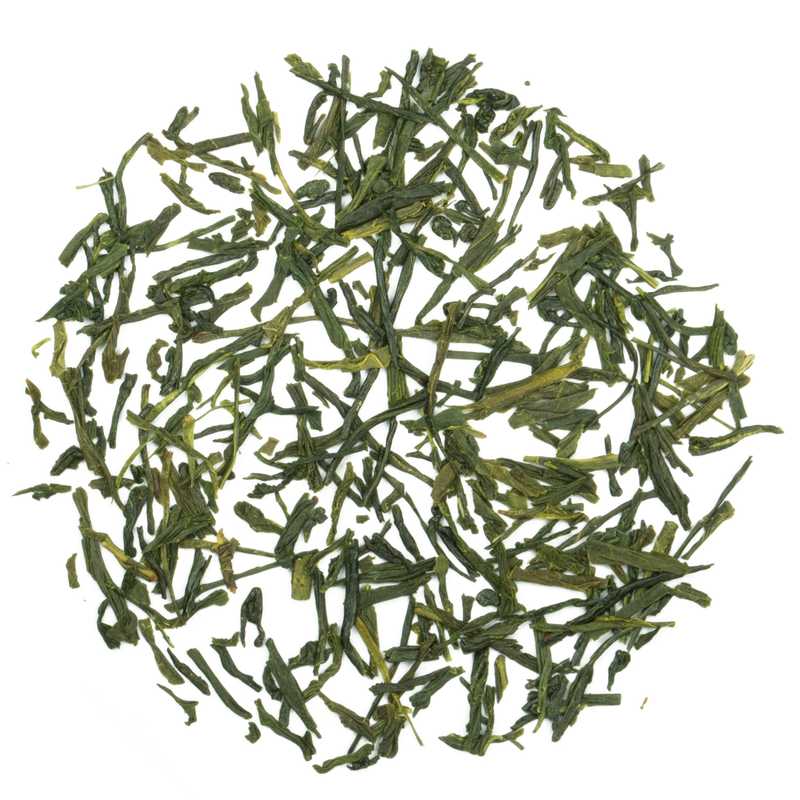 Luomu vihreä tee. Kuvassa vihreän luomuteen Premium Sencha Konomin teelehtiä.