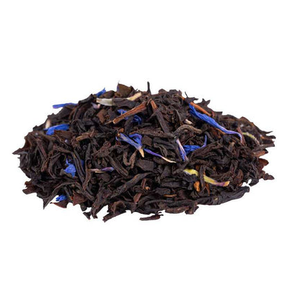 Blue Earl Grey luomu musta tee maustettu. Kuvassa Blue Earl Grey luomu mustan teen teelehtiä sekä ruiskaunokkeja.
