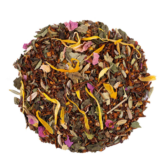 Kesätuulen kuiskaus luomu rooibos – piparmintulla, fenkolilla, aniksella ja eri kukilla maustettu luomu rooibos.
